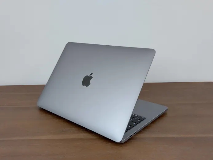Apple MacBook Pro 13 inch 2022.