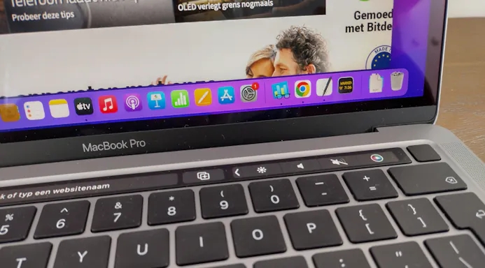 Het toetsenbord is voorzien van de Touch Bar.
