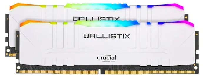 Productfoto van twee Crucial Ballistix DDR4-schijven met rgb-verlichting.