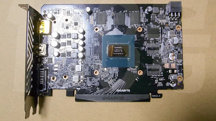 Een gelekte foto van een nieuwe variant op de NVIDIA GeForce GTX 1650 van Gigabyte. Deze beschikt voor het eerst over de TU116 GPU, die anders alleen op duurdere videokaarten gevonden werd.